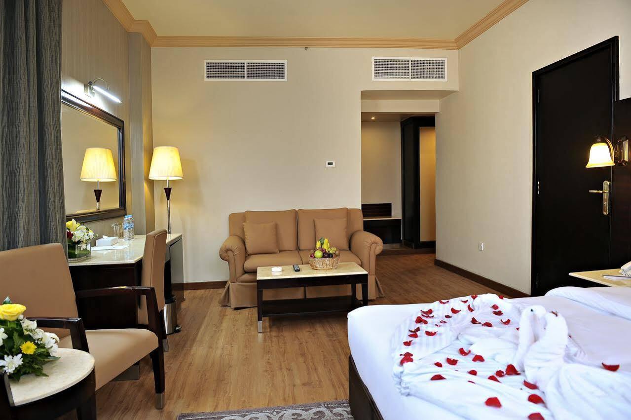 Signature Inn Al Riqqa Dubai Eksteriør billede